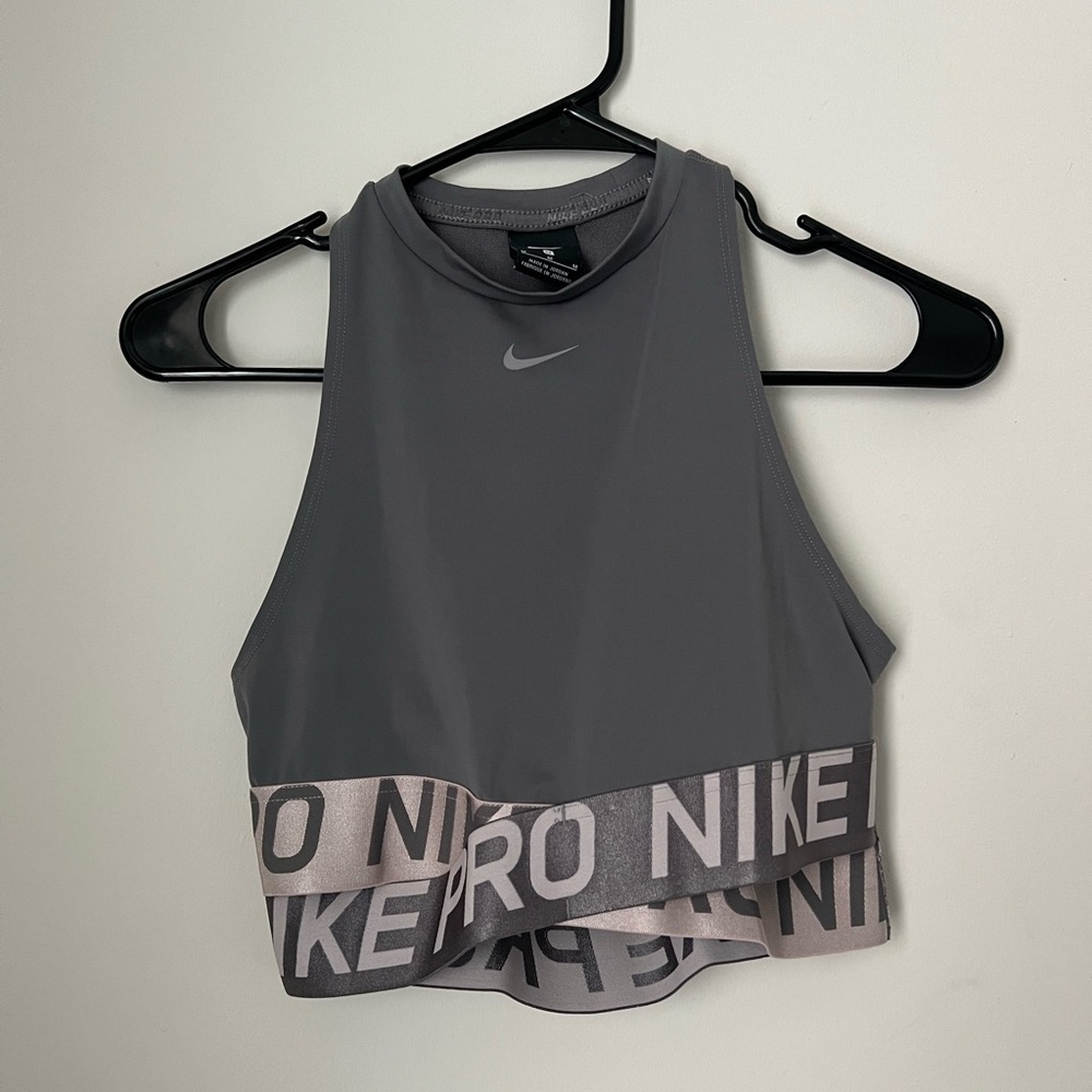 Nike Pro crop top/sports bra
